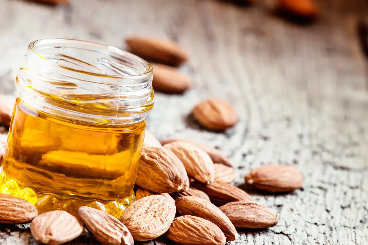 Minyak Almond