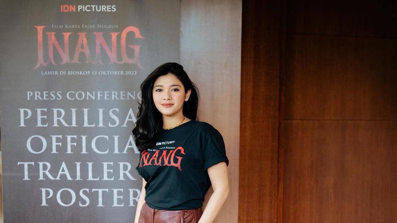 6 Potret Naysilla Mirdad di Konferensi Pers Film Inang, Pertama Kali Main di Layar Lebar
