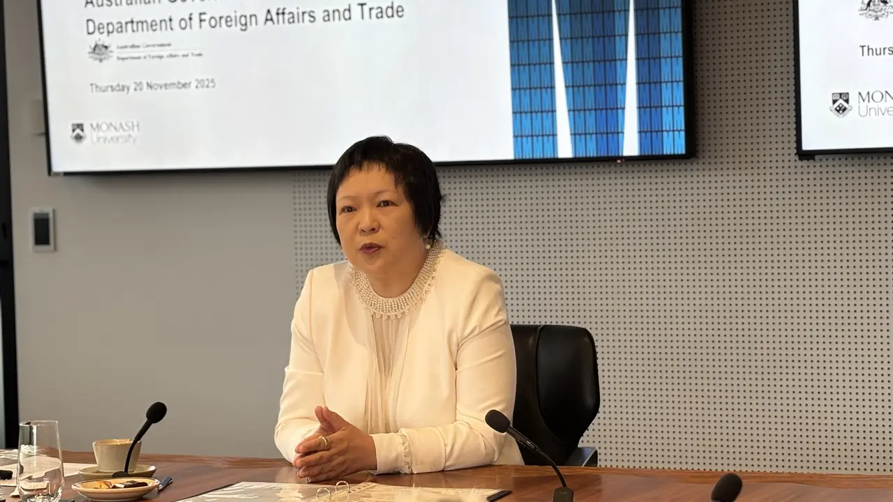 Vice-President (International Engagement) Monash Universit, Sunny Yang ditemui di Monash Univesity, Melbourne, Australia, Kamis (20/11/2025). (Liputan6.com/Tira)