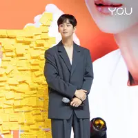 Intip penampilan Kim Soo Hyun saat menyapa para fans di Jakarta (YOU Beauty)