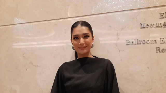 Trik Mikha Tambayong Punya Wajah Flawless Meski Kulit Kering dan Bermasalah dengan Freckles