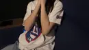 Ya, JKT48 memang kerap mendebutkan member-member muda, salah satunya Jazzlyn Trisha yang sebenarnya mengikuti audisi JKT48 bersama sang kakak. [Foto: Instagram/jkt48.trisha]