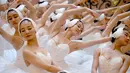 Penari Balet Shanghai menunjukkan koreografi di museum Bode di Berlin (29/11). Penayangan perdana Penari Balet Shanghai di Jerman tersebut akan berlangsung pada 1 Desember 2018. (AFP Photo/dpa/Britta Pedersen /Germany Out)