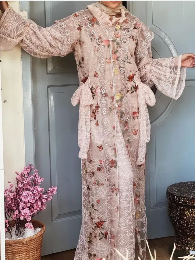 Hanna Dress by Beachylooks (Sumber: Instagram/beachylooks_attire)