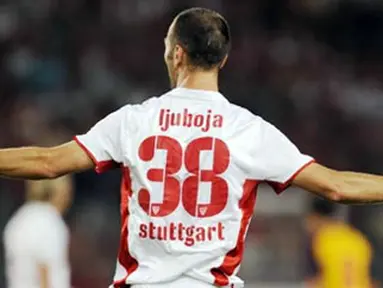 Stuttgart's Serbian striker Danijel Ljuboja gestures during the friendly football match VfB Stuttgart vs Arsenal at the Mercedes-Benz Arena in Stuttgart on July 30, 2008. AFP PHOTO DDP / OLIVER LANG