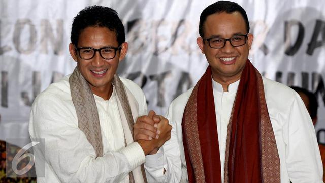 20160923- Gaya Anies dan Sandiaga Saat Mendaftar di KPUD-Jakarta- Immanuel Antonius