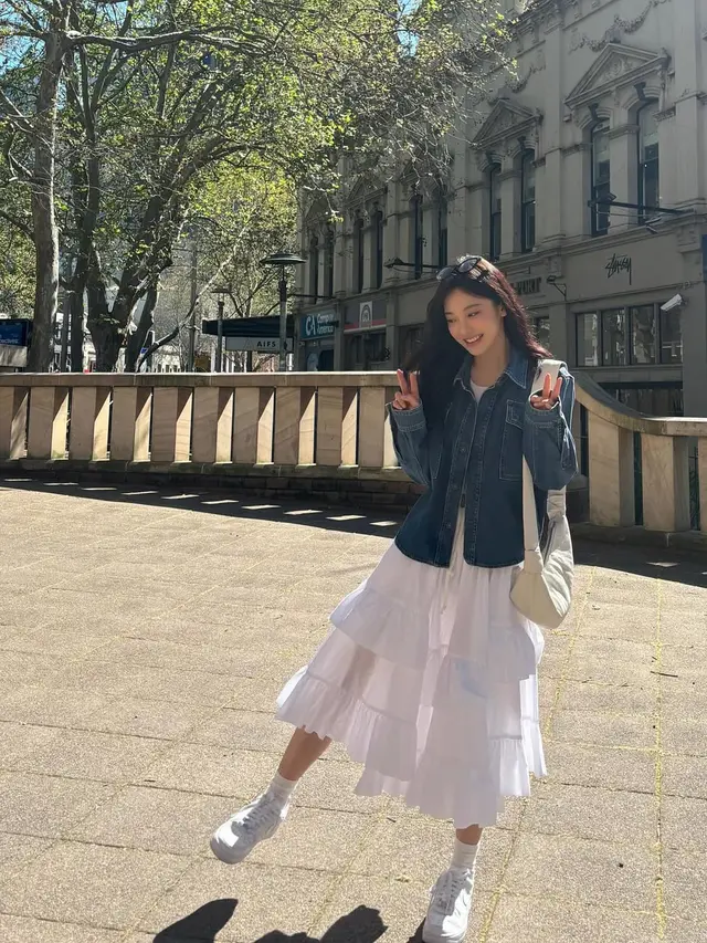 Mix and Match Denim ala aespa: Inspirasi Outfit Kekinian!