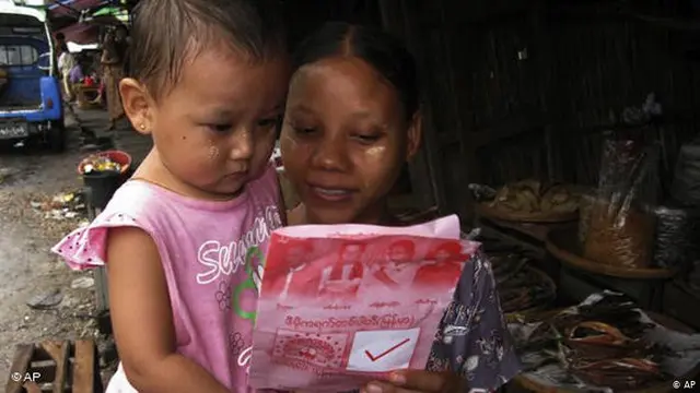 Perempuan Myanmar.