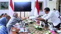 Presiden Jokowi menerima Pansel pemilihan calon anggota KPPU masa jabatan tahun 2023-2028 di Istana Kepresidenan Bogor Jawa Barat, Senin (27/2/2023).(Rusman - Biro Pers Sekretariat Presiden)