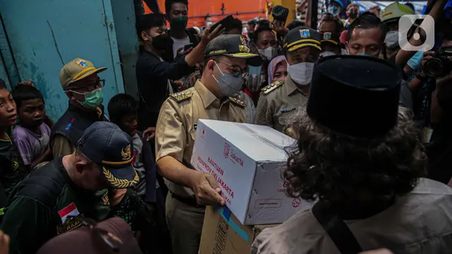 Anies Baswedan Tinjau Kebakaran Pasar Gembrong