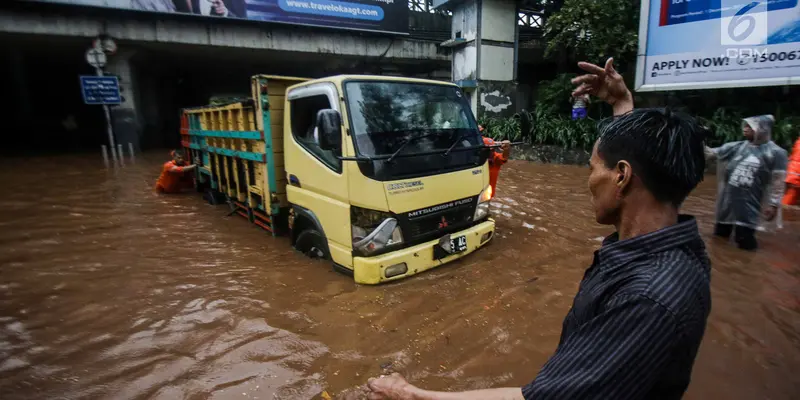 Jakarta Hujan Lebat, Banjir Rendam Terowongan Dukuh Atas