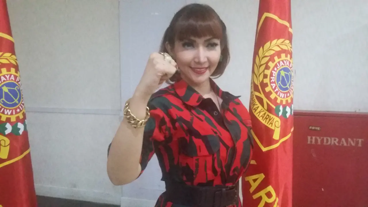 Roro Fitria 