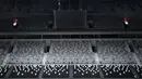 Layar raksasa dan deretan bangku tribun yang dilihat dari Royal Box Indonesia Arena, Senayan, Jakarta, Selasa (25/07/2023). Indonesia Arena akan menjadi salah satu venue perhelatan akbar Piala Dunia Basket 2023 yang akan berlangsung 25 Agustus 2023 mendatang. (Bola.com/Bagaskara Lazuardi)
