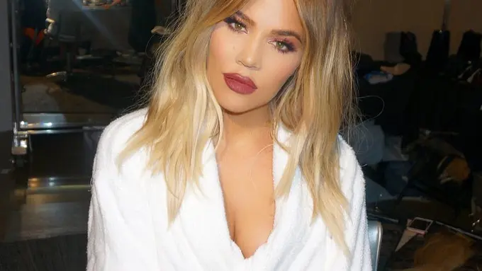 [Bintang] Khloe Kardashian