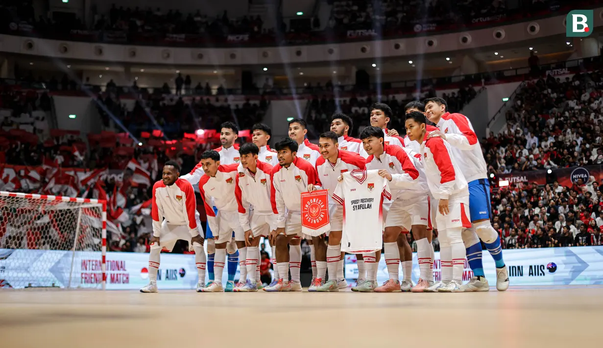 <p>Deretan pemain Timnas Futsal Indonesia berfoto bersama sebelum laga uji coba melawan Australia di Indonesia Arena, Senayan, Jakarta, Sabtu (01/11/2025). (Bola.com/Bagaskara Lazuardi)</p>