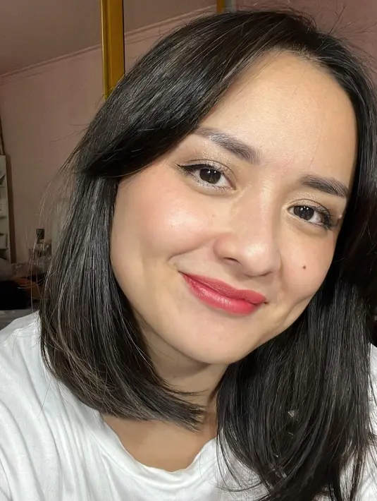 Joanna Alexandra sendiri merasa tak percaya melihat gaya rambutnya yang berbeda dari biasanya. (Foto: Instagram/ joannaalexandra)