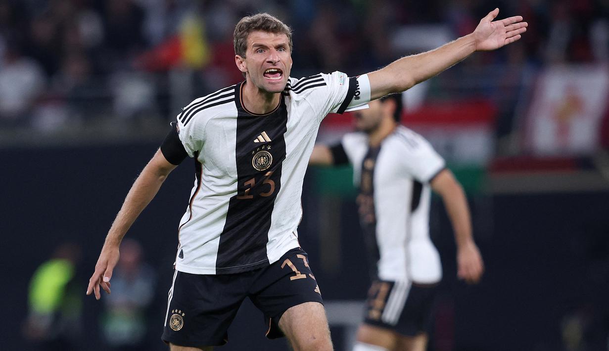 Thomas Muller. Striker Timnas Jerman berusia 33 tahun ini menjadi pemain Eropa aktif dengan jumlah gol terbanyak di ajang Piala Dunia dengan koleksi 10 gol plus 6 assist. Raihan tersebut didapat dari total 16 pertandingan dalam 3 edisi, 2010 hingga 2018. Ia masih berpeluang menambah koleksinya di Piala Dunia 2022 sekaligus menjauh dari kejaran Cristiano Ronaldo. (AFP/Ronny Hartmann)