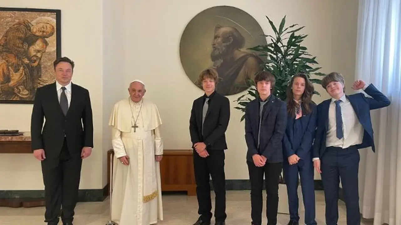 Elon Musk Kunjungi Vatikan Bareng 4 Anak Lelakinya Usai Putra Pertama Putuskan Jadi Transgender
