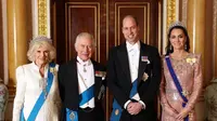 Foto keluarga Kerajaan Inggris, yakni Raja Charles III, Ratu Camilla, Pangeran William dan Kate Middleton, di sela Resepsi Diplomatik di Istana Buckingham. (dok. Chris Jackson/Instagram @theroyalfamily/https://www.instagram.com/p/C0fJgPCs8kM/?img_index=1/Dinny Mutiah)