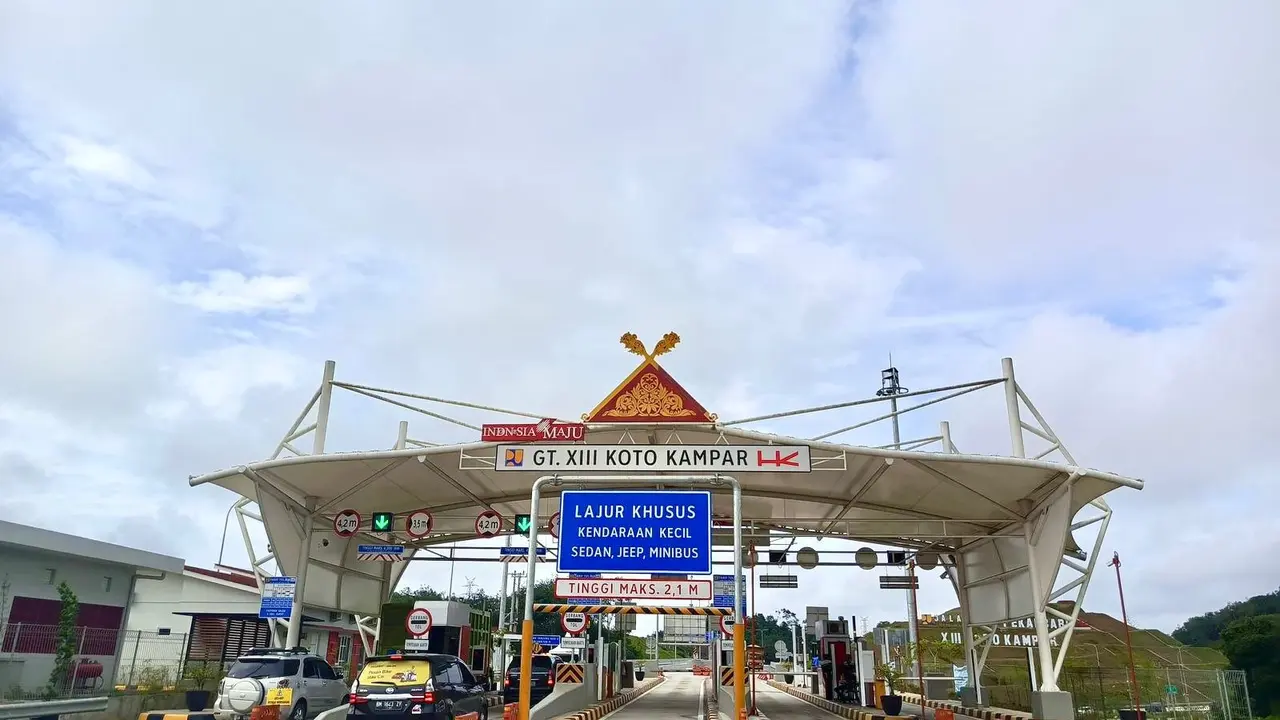 PT Hutama Karya (Persero) mencatat, sebanyak 145.037 kendaraan melintas di Jalan Tol Trans Sumatera (JTTS) pada Minggu, 29 Desember 2024.