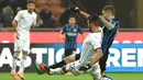 Proses terjadinya gol Inter Milan yang dicetak Mauro Icardi ke gawang Palermo. Gol-gol Inter Milan dicetak oleh Adam Ljajic, Mauro Icardi dan juga Ivan Perisic. (EPA/Daniel Dal Zennaro)