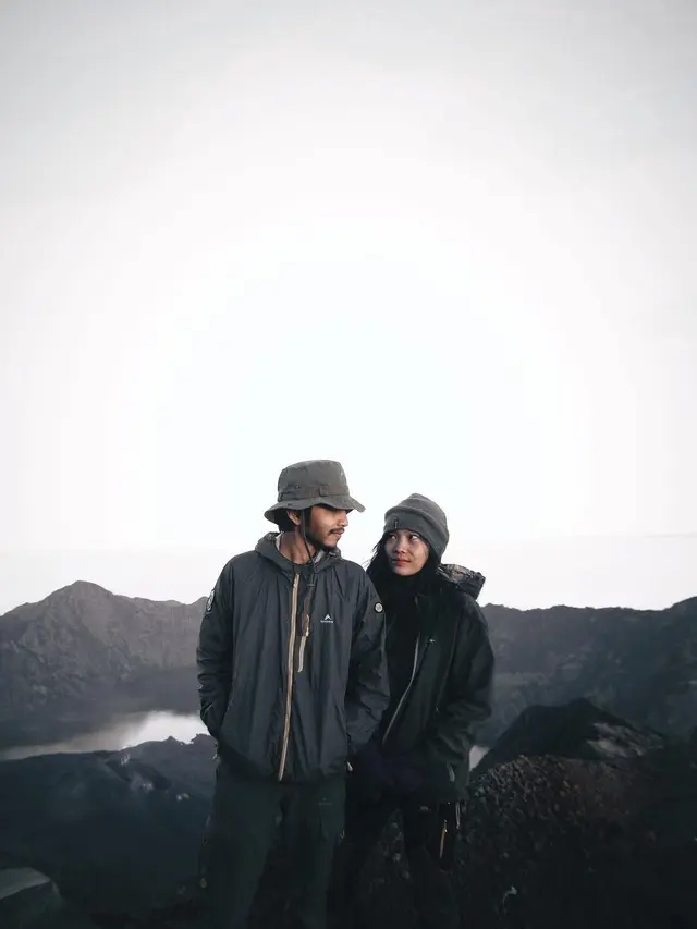 7 Potret Mesra Fiersa Besari dan Istri, Terkonfirmasi Positif COVID-19 dalam Kondisi Hamil