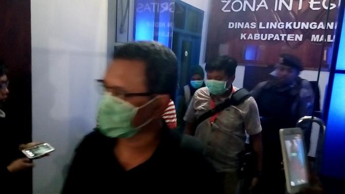 Penyidik KPK menggeledah kantor Badan Lingkungan Hidup Kabupaten Malang (Liputan6.com/Zainul Arifin)