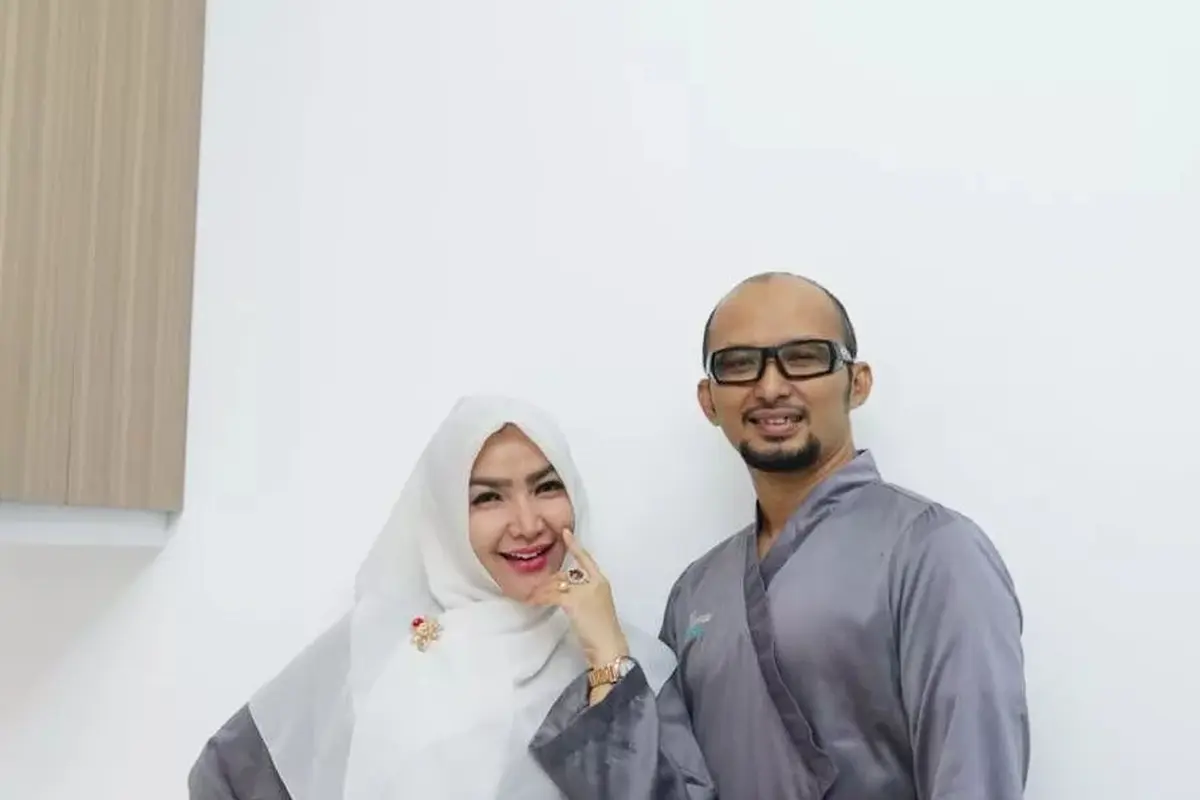 Roro Fitria Hamil