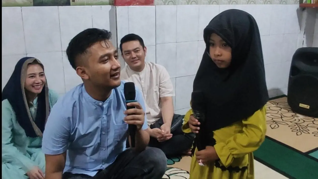 Tom Liwafa menjadi salah satu caleg yang lolos dari Dapil Jatim I pada Pemilu 2024. (Dian Kurniawan/Liputan6.com)