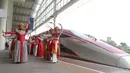 Penampilan seni ini sekaligus menjadi ajang untuk mengenalkan tarian Bajidor Kahot dan Kembang Selaras kepada masyarakat luas, khususnya pengguna kereta cepat Whoosh. (Liputan6.com/Herman Zakharia)