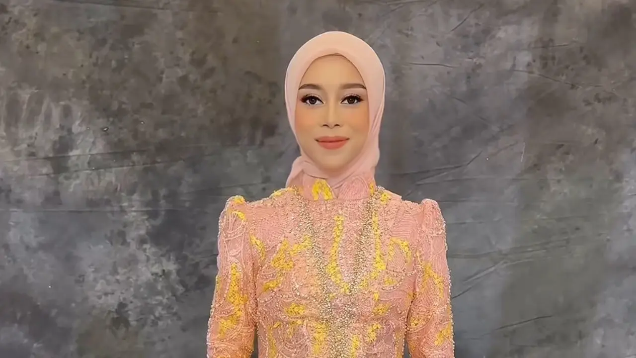 Lesti Kejora saat Prosesi Tujuh Bulanan Kehamilan dan Gender Reveal