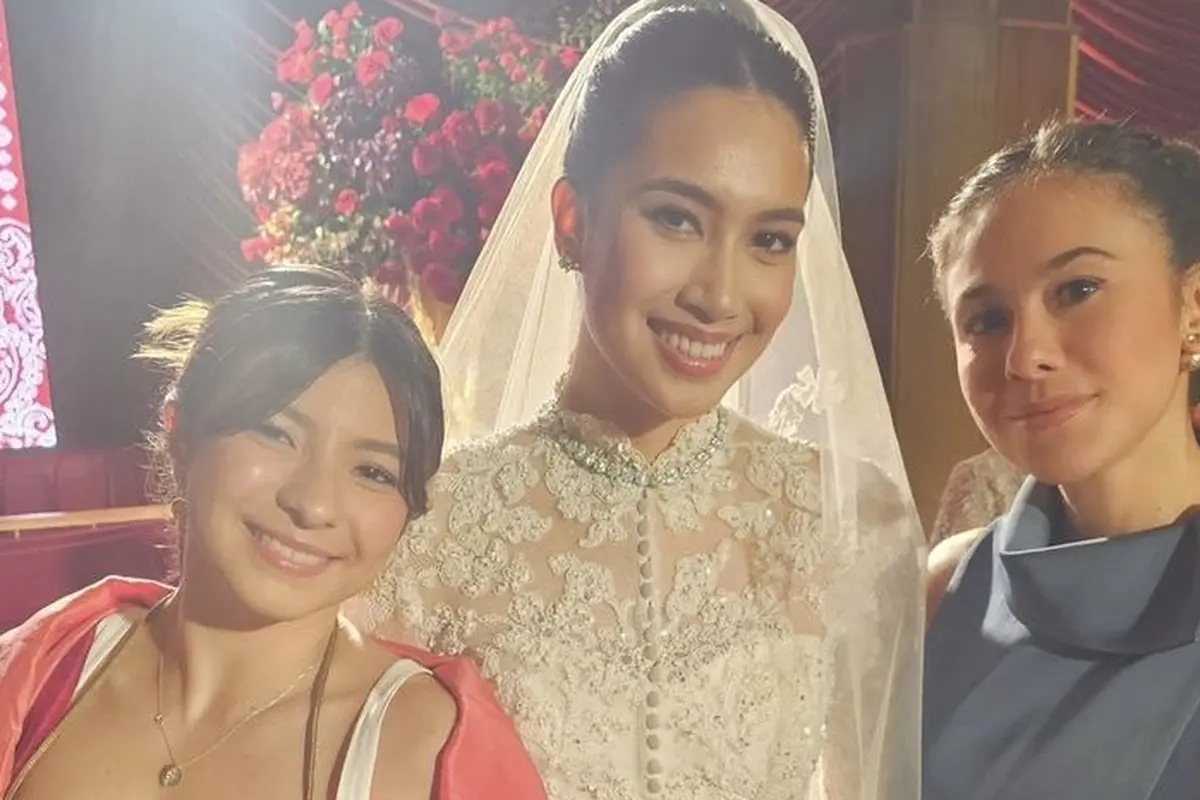 Wulan Guritno dan Putrinya Shaloom Razade saat Kondangan Bersama
