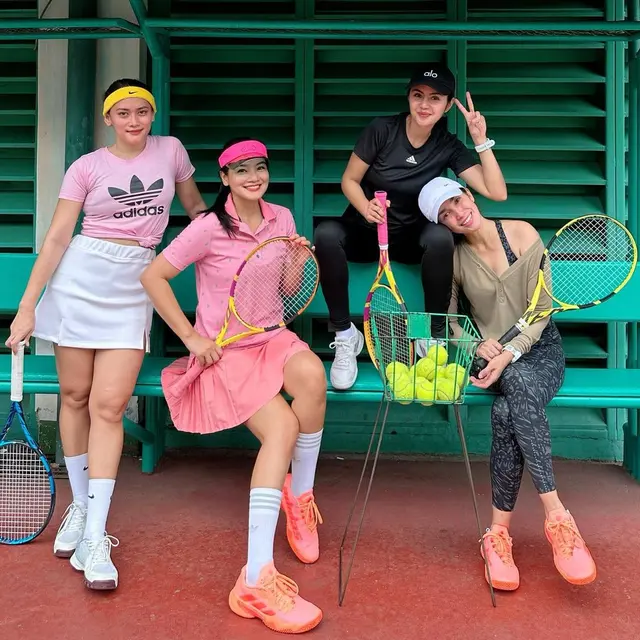 [Fimela] Titi Kamal dan Ussy