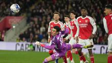 Ekspresi skuad Arsenal termasuk Kepa Arrizabalaga dalam laga versus Southampton di FA Cup 2025/2026, Minggu (5/4/2026). (AP Photo/Dave Shopland)