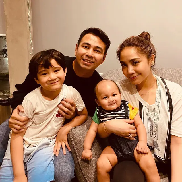 Bak Saudara Kandung, Ini 6 Potret Kedekatan Rafathar Malik Ahmad dan Kiano Tiger Wong