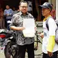 Demi bertemu Sudirman Said, pria asal Jepara ini bersepeda 200 KM (Liputan6.com/ Fajar Eko Nugroho)