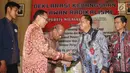 Menteri Ristek Dikti, Muhammad Nasir saat menghadiri deklarasi kebangsaan melawan radikalisme di UKI, Jakarta, Selasa (19/9). Deklarasi tersebut dilakukan untuk melawan radikalisme yang akan mengahncurkan keutuhan NKRI. (Liputan6.com/Angga Yuniar)