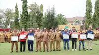 Kontribusi Padamkan Kebakaran TPSA Bagendung, Wali Kota Helldy: Mereka Berani Menembus Asap Demi Berikan Akses