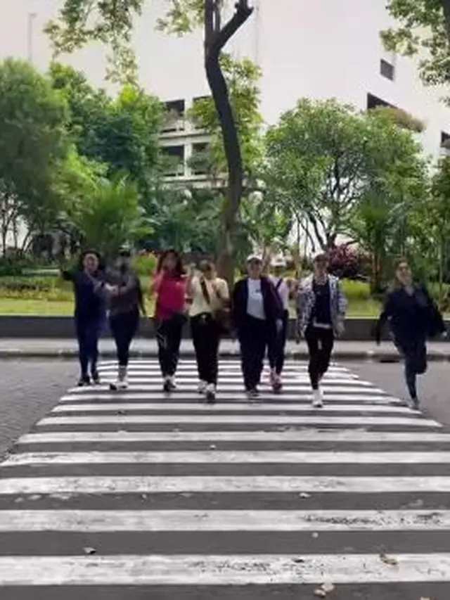 Mayangsari bersama geng sosialita di CFD (Instagram/mayangsari_official)