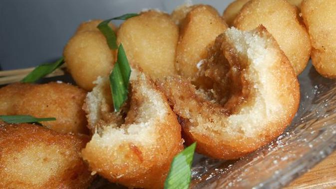 Resep Sederhana Bola Singkong Isi Gula Jawa Enaknya Juara Lifestyle Fimela Com