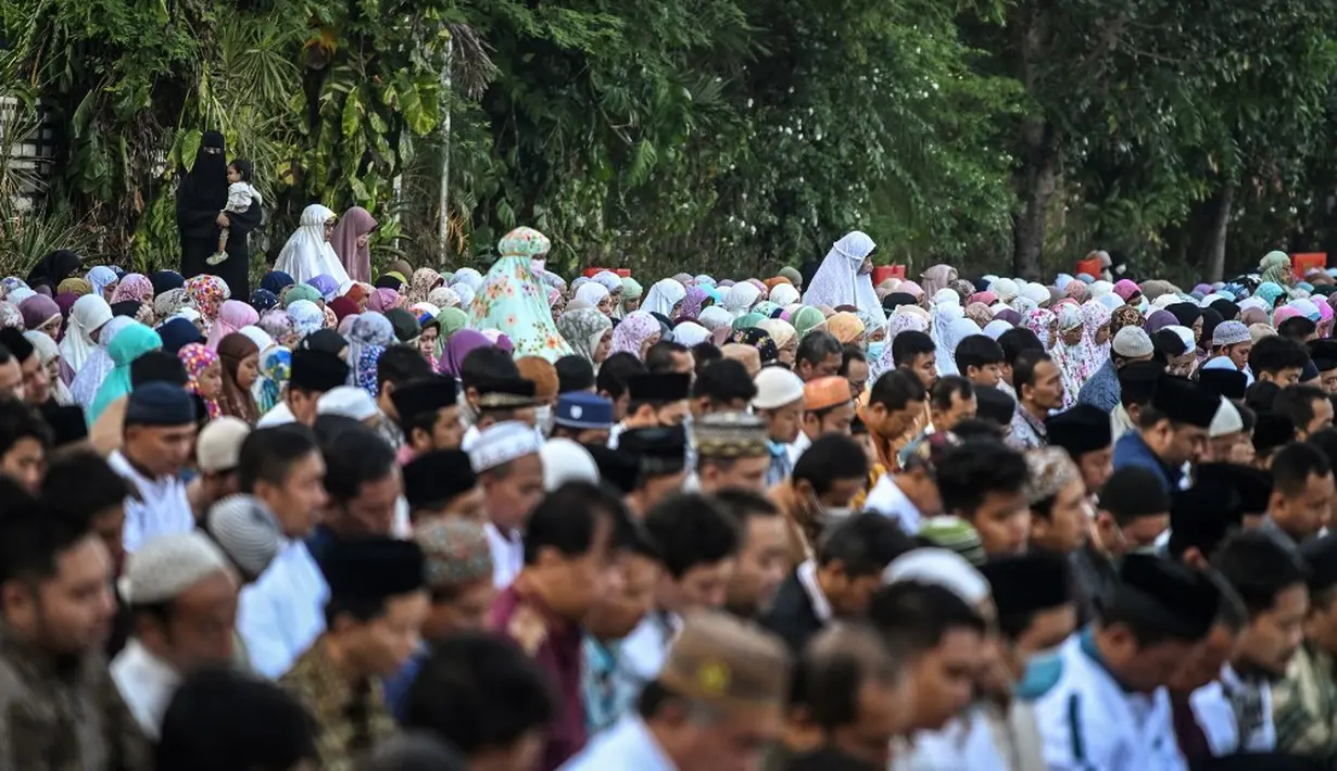 <p>Dilihat dari laman resmi PWMU, sebanyak 32 PCM se-Kota Surabaya mengadakan sholat Idul Adha. (JUNI KRISWANTO/AFP)</p>