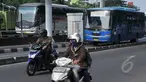 Pemprov DKI Jakarta berencana menghapus operasional Bus APTB di Ibukota, Jakarta, Kamis (7/5/2015). Menurut Ahok, APTB kerap 'ngetem' atau berhenti di sembarangan tempat sehingga mengakibatkan kemacetan. (Liputan6.com/Herman Zakharia)