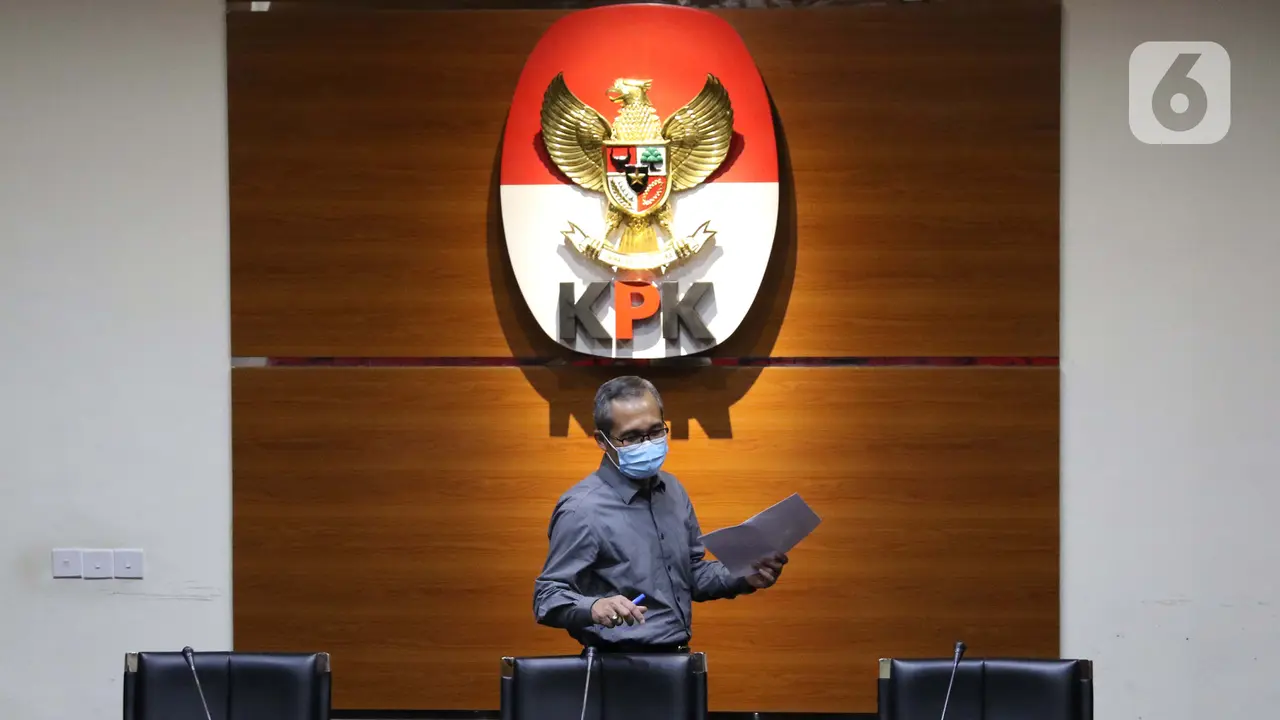 FOTO: KPK Tahan Orang Kepercayaan Mantan Bupati Malang