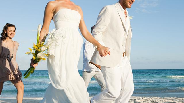 Panduan Memilih Gaun  Pengantin  untuk Pesta Pernikahan di  