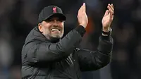 Kemenangan ini membuat skuat Jurgen Klopp masih memiliki asa untuk meraih gelar juara Liga Inggris di dua pertandingan yang tersisa. Kini, Liverpool berada di posisi kedua klasemen dengan raihan 86 poin dari 36 pertandingan, atau menyamai poin Manchester City yang baru memainkan 35 laga. (AFP/Paul Ellis)