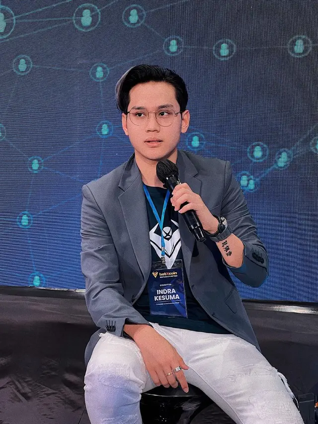 6 Potret Indra Kenz, Crazy Rich yang Kini Jadi Sorotan Warganet