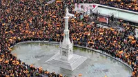 Ribuan demonstran Catalonia. (AFP)