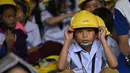 Institut Vulkanologi dan Seismologi Filipina (PHIVOLCS) mencatat serta mempublikasikan di situs web mereka, sejak 1 Januari hingga 31 Desember 2024 ada lebih dari 18.100 gempa bumi yang terjadi dan jika dirata-ratakan terdapat sekitar 49 gempa per hari. (Ted ALJIBE/AFP)