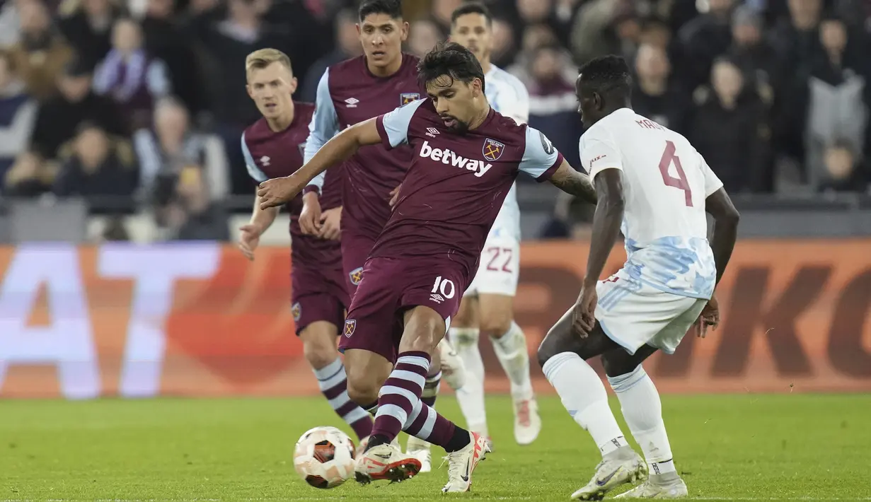 West Ham pada akhirnya bisa memecah kebuntuan pada menit ke-75 berkat gol yang dilesakkan Lucas Paqueta. (AP Photo/Kirsty Wigglesworth)