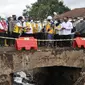 Rombongan Kementerian PUPR dan Pemerintah Kota Batu meninjau lokasi terdampak banjir bandang di Dusun Sambong, Desa Bulukerto, Kota Batu (Kominfo Kota Batu)